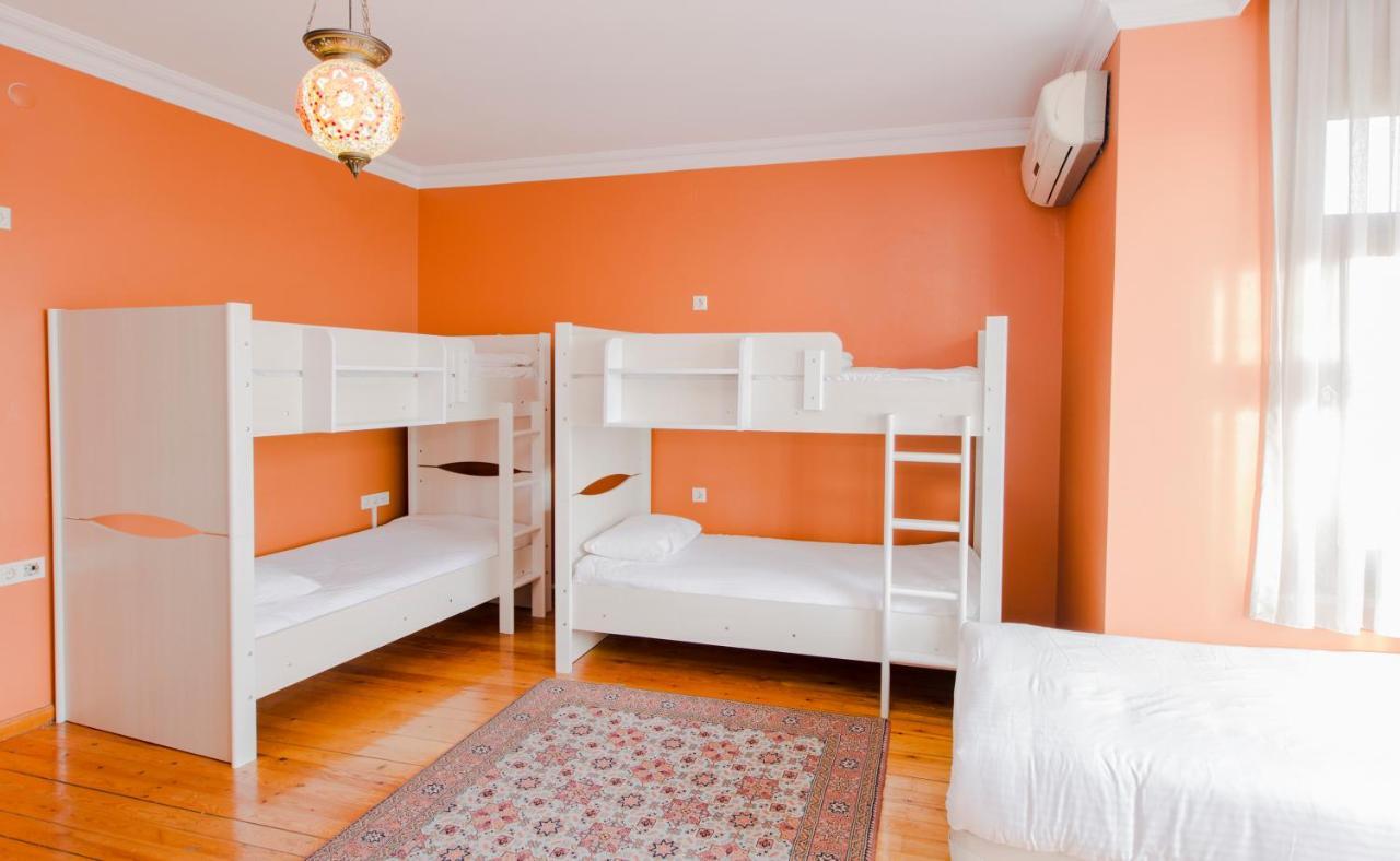 Bucoleon Hostel Istanbul Bagian luar foto