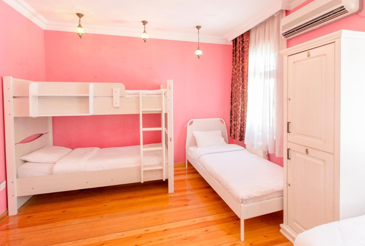 Bucoleon Hostel Istanbul Bagian luar foto