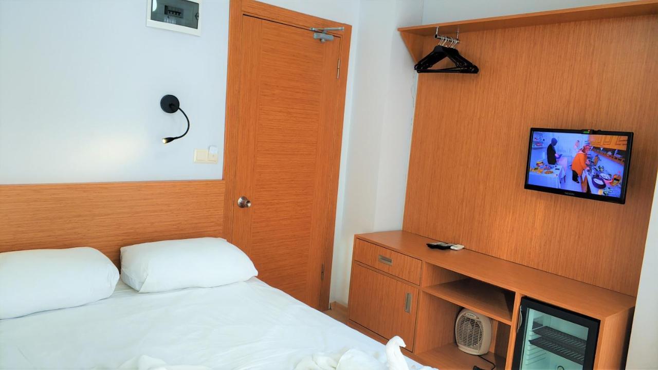 Bucoleon Hostel Istanbul Bagian luar foto